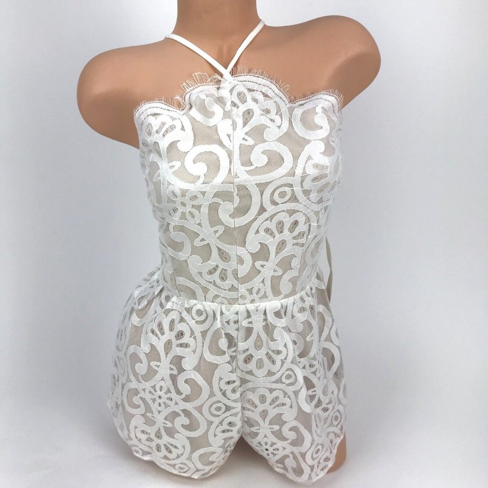 NWT TOBI White Embroidered Lace Romper Criss Cross Lace Up Shorts One Piece SZ M - Picture 1 of 9